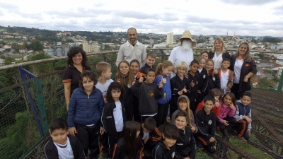 Oi Crianças essa - Escola Municipal Pérsio Pereira Pinto