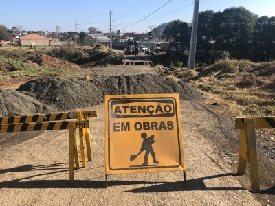 Ponte na Rua Pacífico Borges está sendo refeita; tráfego interditado